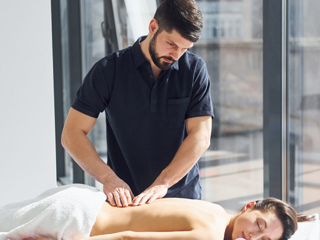5 Things To Consider Before Hiring A Right Massage Therapist